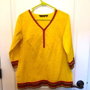 Women’s top! Great color